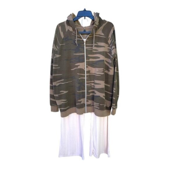 Love Tribe Plus Size Green Camo-Print Zip-Up Hoodie Sz 2X - Picture 1 of 10